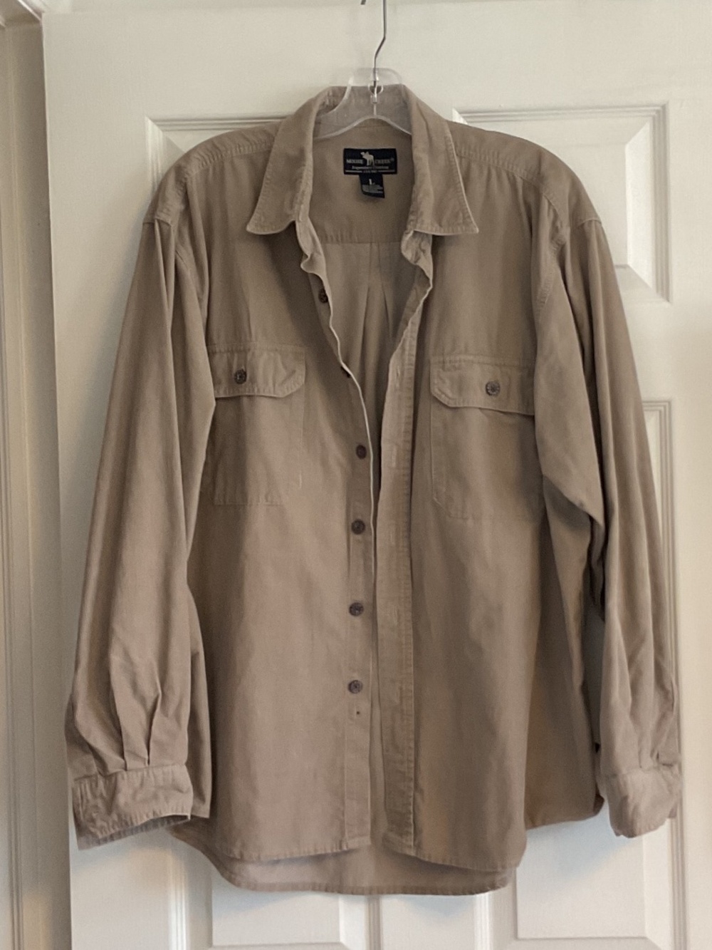 ⭐️ Vintage Moose Creek Legendary Clothing Men’s beige corduroy shirt - size L